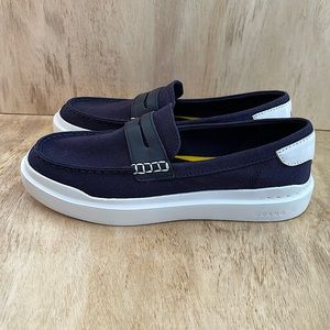 Cole Haan women’s Women’s Grandpro Canvas Penny Loafer Sneaker. Blue Size:8